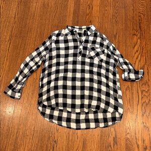 Jane & Delancy Black & White Plaid Button-Front Top – Size Large